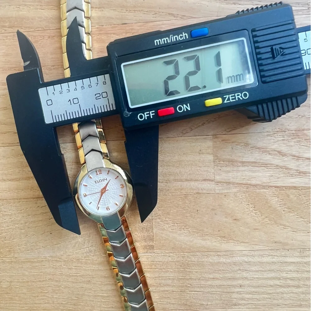 Elgin ladies two tone dress watch NEW BATTERY
